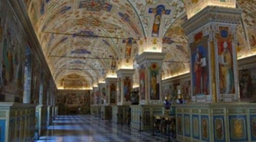 Papa Francisc a numit o femeie directoare a Muzeelor Vaticanului