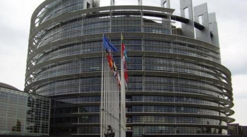 Angajaţi ai Parlamentului European AU PEDALAT de la Bruxelles la Strasbourg, împotriva poluării. Un român s-a aflat printre ei