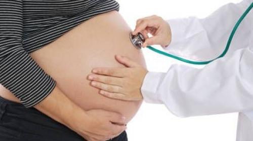 Herpesul genital, în perioada sarcinii, dublează riscul de autism la copil
