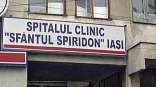 Premieră la Spitalul Sf. Spiridon din Iași: Un pacient hemofilic merge fără cârjă după o artroplastie totală de genunchi 