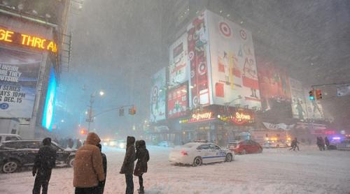 Stare de urgență în New York: Furtuna de zăpadă Stella (LIVE VIDEO)