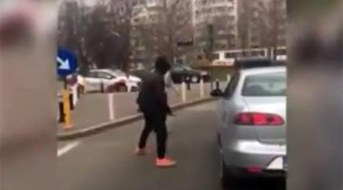 Violență pe stradă! Luptă cu cuțitul între doi șoferi bucureșteni (VIDEO)