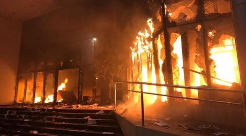 Violențe în Paraguay. Clădirea Congresului incendiată de protestatari (VIDEO)