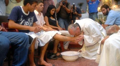 Papa Francisc va celebra Sfânta Liturghie Cina Domnului și ritualul spălării picioarelor unor deținuți de la un penitenciar 