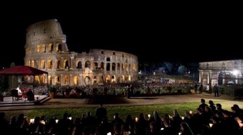 Papa Francisc: Calea Sfintei Cruci la Colosseum, în Vinerea Sfântă