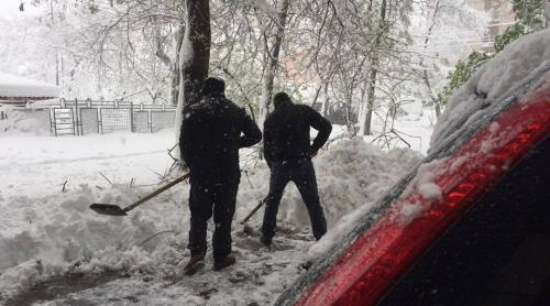 Stare de urgenţă la Chişinău! Oraşul este paralizat de ninsoare