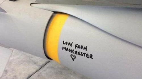  Love From Manchester, mesajul britanicilor pe o rachetă dedicată jihadiștilor din Statul Islamic