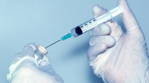 Cancer: Mai eficient, un vaccin administrat pe cale nazală?