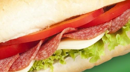 Ştii care este procentul de carne din sandvişul tău cu salam?