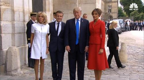 Trump a vrut să o complimenteze pe Prima Doamnă a Franţei, dar a ieşit ceva ÎNFIORĂTOR! (VIDEO)