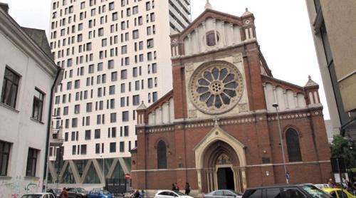 ARCB cere demiterea ministrului Culturii, deoarece susține, în afara legii, menținerea clădirii Cathedrala Plaza