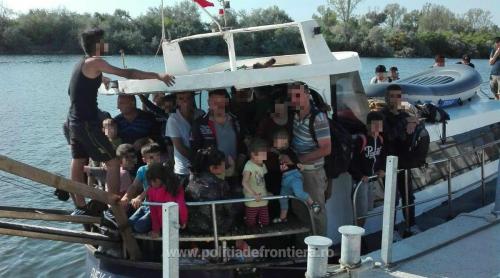 O ambarcaţiune cu 69 de imigranţi, prinsă pe mare, lângă Mangalia