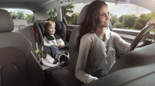 Siguranţa copilului în maşină. Greşeli frecvente ale părinţilor