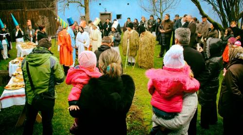 Festivalul Naţional al Datinilor şi Obiceiurilor de iarnă, ediţia a XI-a, se desfăşoară la început de decembrie la Sibiu