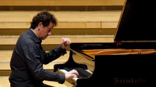 Turneul pianistului Horia Mihail, „Pianul Călător – 8. România – 100”, a ajuns la final