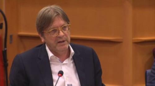 Cum l-a făcut praf Guy Verhofstadt pe Mark Zuckerberg în Parlamentul European (VIDEO)