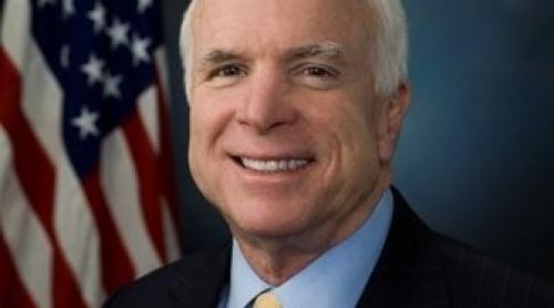 Senatorul american John McCain a cedat în lupta împotriva cancerului