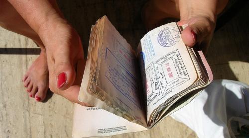 Cel mai puternic pașaport din lume în 2018. În câte state pot călători românii fără a avea nevoie de vize