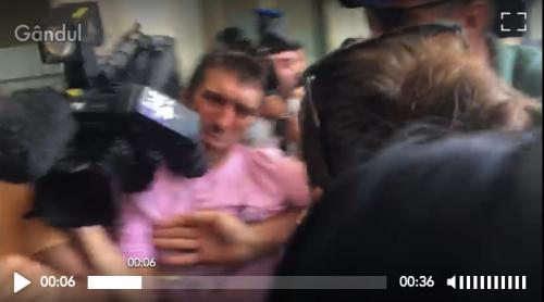 Soţia şi copiii lui Dincă au agresat jurnaliştii şi cameramanii la intrarea în sediul DIICOT