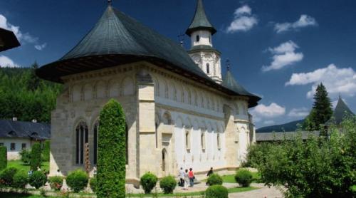 Fabuloasa Românie. Istoria şi legendele mănăstirii Putna