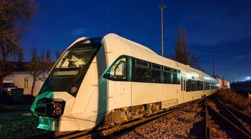 Un nou tren produs în România, în probe pe ruta București – Predeal