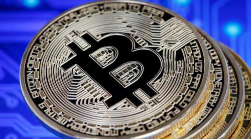 Un bitcoin a depășit din nou 10.000 de dolari