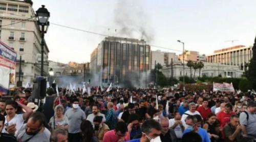 Ciocniri violente în fața Parlamentului de la Atena