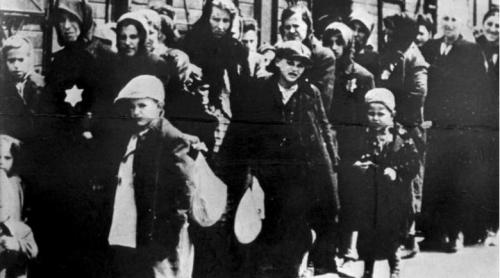 Evreii au plătit bilet pentru trenurile spre lagăr. Un supraviețuitor cere daune de la Merkel