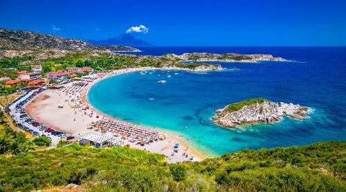 CORONAVIRUS. Grecia impune noi restricții în Mykonos și Halkidiki