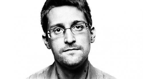 Edward Snowden aplică pentru a obține cetățenia rusă