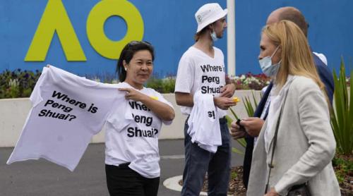 Australian Open: tricouri cu inscripția „Unde este Peng Shuai?” au fost distribuite de o asociație înainte de finală