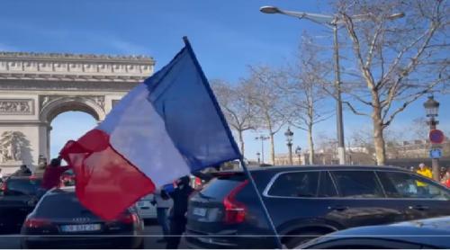 Franța: primele „convoaie ale libertății” au ajuns pe Champs Elysées, poliția este mobilizată