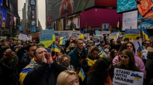 New York: Mii de oameni cer intervenția NATO în Ucraina