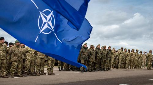 NATO va începe planificarea pentru mai multe trupe pe flancul estic
