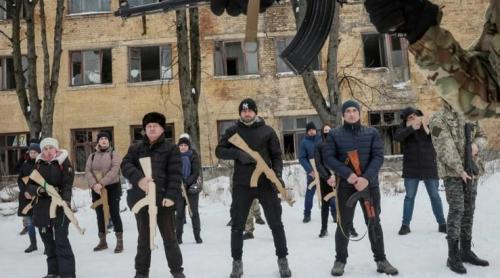 Luptătorii străini în Ucraina : "Chiar dacă ai cele mai bune intenții ai putea fi practic carne de tun"