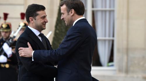 Zelensky îl felicită pe Emmanuel Macron, „un adevărat prieten al Ucrainei”