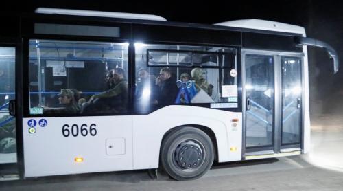 Ultimii luptători ucraineni din Azovstal au plecat din Mariupol în autobuze: "Garnizoana Mariupol și-a încheiat misiunea de luptă”