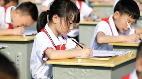 În China, elevii sunt urmăriți de stilouri conectate