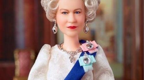 Papusa Barbie Regina a Angliei se vinde cu mii de euro pe internet