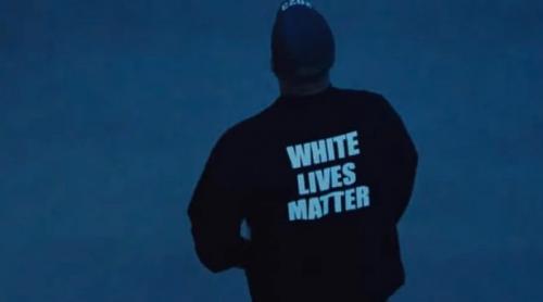 Fashion Week la Paris: Kanye West poartă un tricou cu inscriptia „White Lives Matter” 