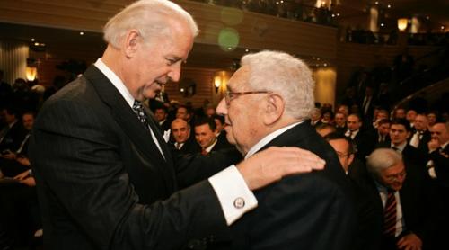 Biden versus Kissinger: bătrânul lup al politicii și bătrânul înțelept al relațiilor internaționale