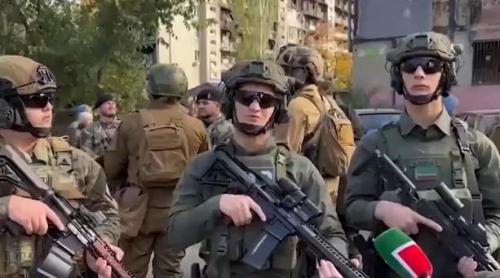 Fiul cecenului Kadyrov „oferă” cadou tatălui său 3 prizonieri de război ucraineni