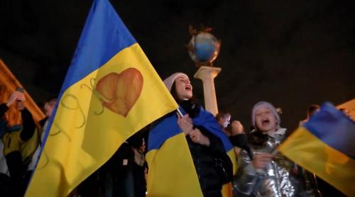 Scene de extaz în Herson unde mulțimea i-a salutat pe primii soldați ucraineni: „Nu ne este frică”