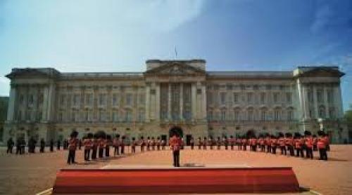 Membru al Palatului Buckingham demisionează după remarci incredibile la adresa unei femei de culoare