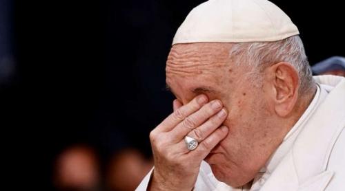 Papa Francisc în lacrimi în timp ce evocă Ucraina „martirizată”