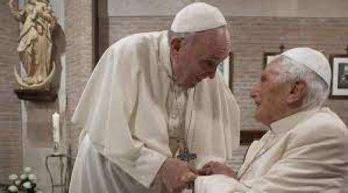 Ceremonie unică în istoria Vaticanului: înmormântarea unui papă demisionar