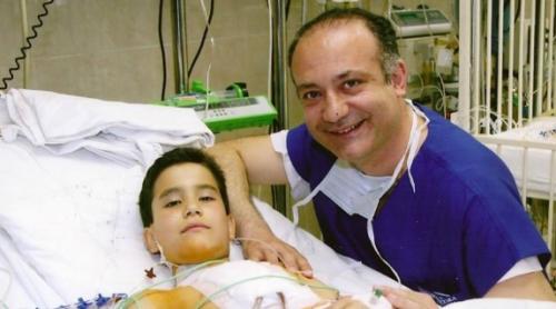 Doctorul cu mâini de aur: a operat inimile a 15.000 de copii. PRO BONO  