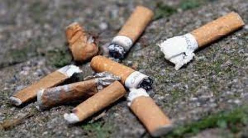 Lege în Spania: companiile de tutun vor fi forțate să plătească pentru strângerea mucurile de țigară de pe străzi