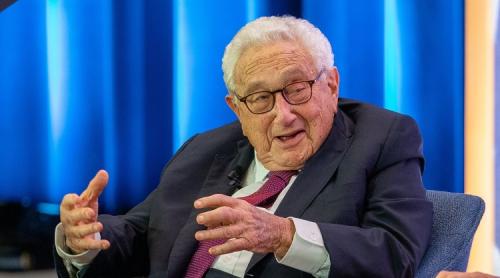 „Aderarea a Ucrainei la NATO ar fi un rezultat adecvat”, spune Henry Kissinger