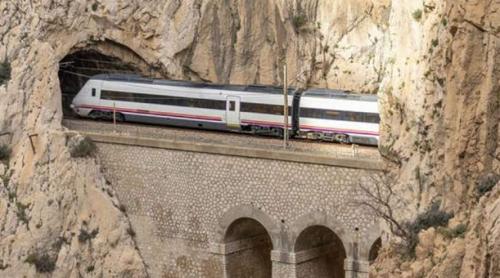 Spania a comandat 31 de trenuri care nu încap în tunelurile sale